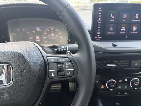 Used 2025 Honda Accord Sport image 28