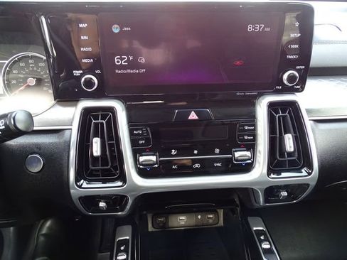 Used 2021 Kia Sorento SX image 12