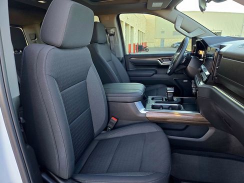 Used 2025 Chevrolet Silverado 1500 LT Trail Boss w/ Convenience Package II AWD/4WD image 27