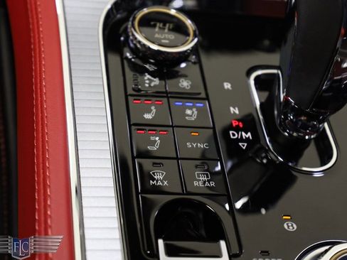 Used 2022 Bentley Continental GT V8 image 32