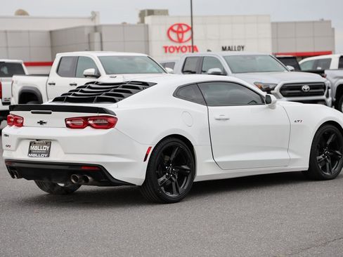Used 2022 Chevrolet Camaro LT w/ Technology Package image 4