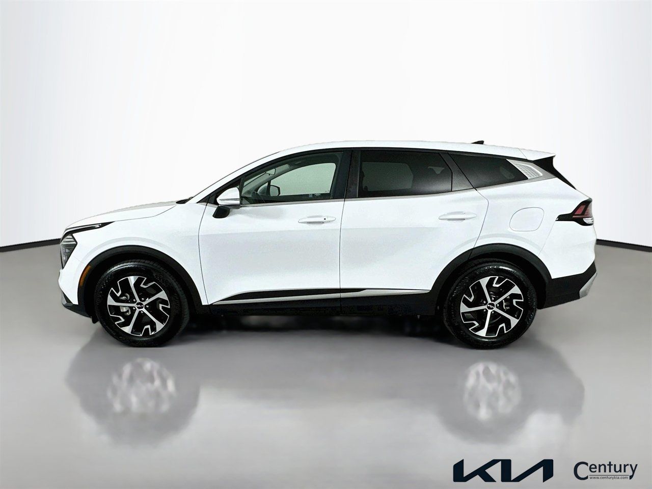 Certified 2025 Kia Sportage EX FWD image 8