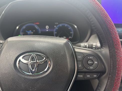 Used 2024 Toyota Venza Limited image 17