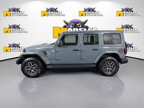 Used 2024 Jeep Wrangler Unlimited Sahara w/ Technology Group AWD/4WD image 8