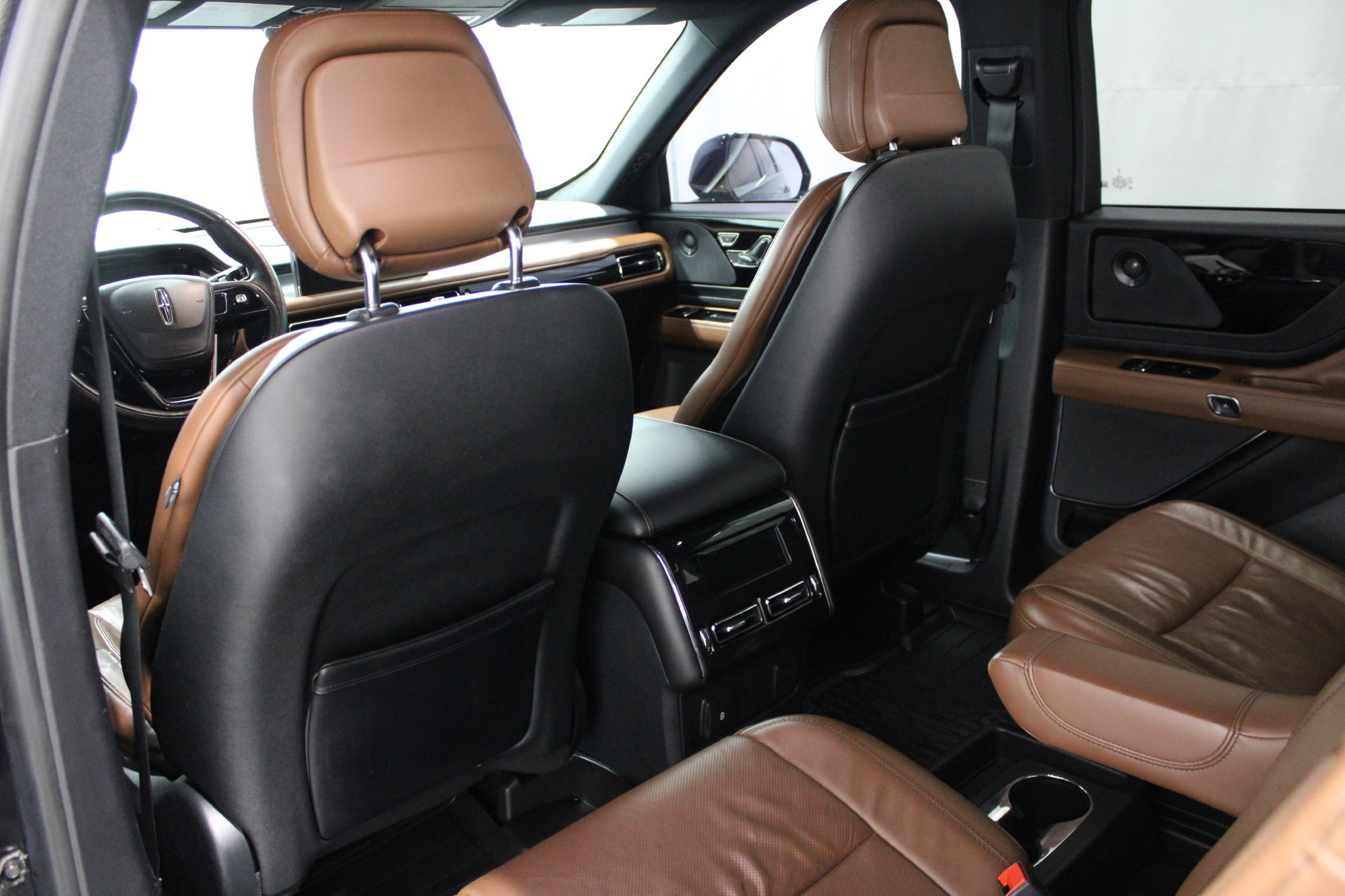 Used 2020 Lincoln Aviator Reserve w/ Equipment Group 201A AWD/4WD image 16