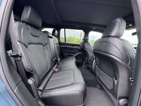 New 2026 Jeep Grand Cherokee Limited AWD/4WD image 16
