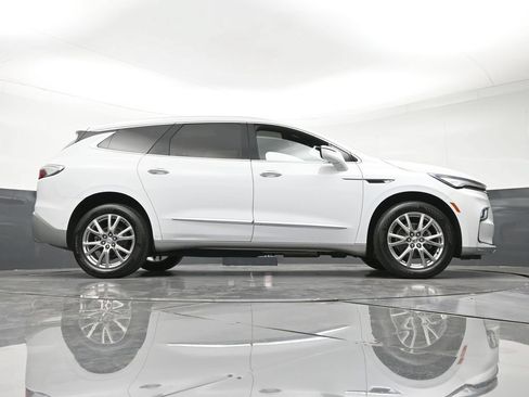 Used 2023 Buick Enclave Essence w/ Experience Buick Package AWD/4WD image 31