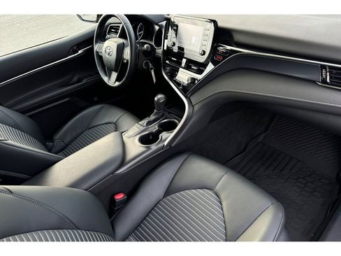 Used 2023 Toyota Camry SE image 16