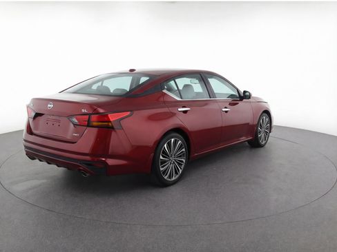 Used 2024 Nissan Altima 2.5 SL AWD/4WD image 9