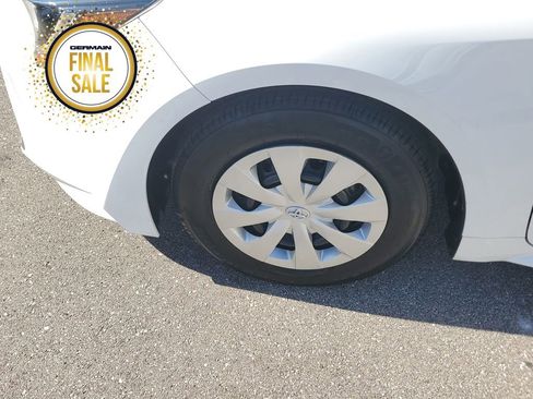 Certified 2022 Toyota Corolla L image 10