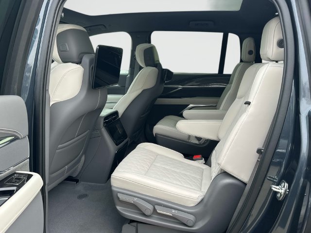 New 2026 Cadillac Escalade IQ Sport 1 w/ LPO, Floor Liner Package AWD/4WD image 12