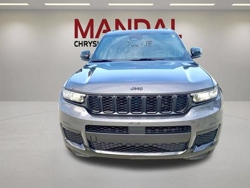 Used 2025 Jeep Grand Cherokee L Altitude AWD/4WD image 2