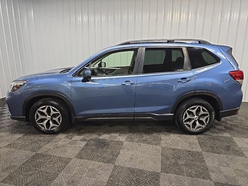 Used 2020 Subaru Forester Premium AWD/4WD image 6