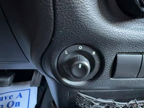 Used 2014 Jeep Wrangler Unlimited Sahara image 21