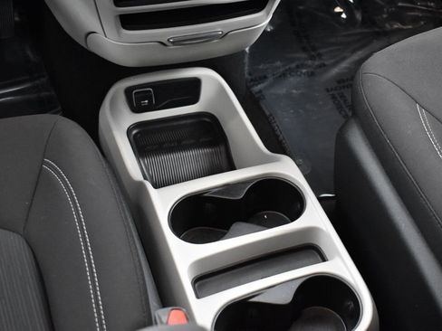 Used 2023 Chrysler Voyager LX FWD image 18