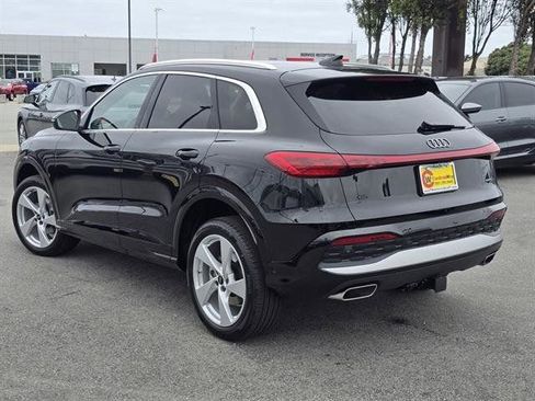 Used 2025 Audi Q5 Premium Plus image 2