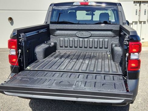 New 2025 Ford Maverick Lariat w/ Black Appearance Package image 13