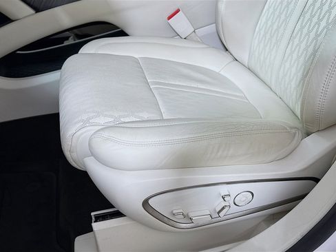 Used 2019 Lincoln Nautilus Black Label image 23