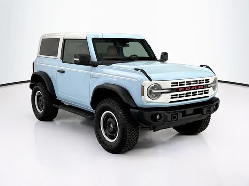 Used 2024 Ford Bronco Heritage Edition AWD/4WD image 3