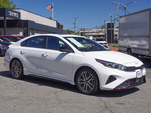 Used 2023 Kia Forte GT-Line w/ GT-Line Premium Package FWD image 2