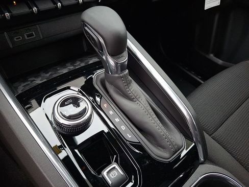 New 2026 GMC Canyon Elevation w/ Convenience Package image 11