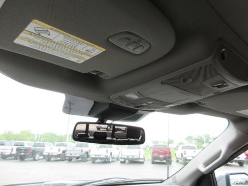 Used 2019 Ford F150 Lariat w/ Equipment Group 502A Luxury AWD/4WD image 33