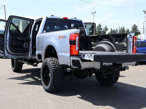 Used 2023 Ford F350 Platinum w/ FX4 Off-Road Package AWD/4WD image 38