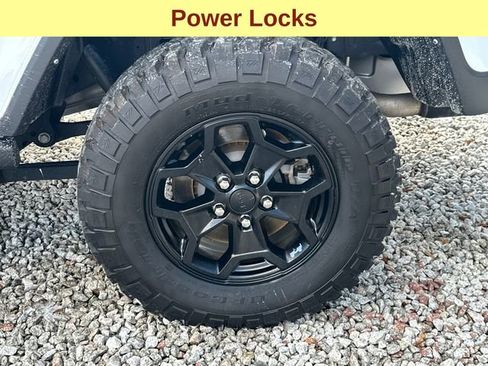 Used 2021 Jeep Gladiator Overland AWD/4WD image 9