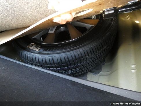 Used 2011 Toyota Avalon Limited image 15