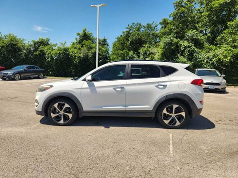 Used 2016 Hyundai Tucson Limited w/ Option Group 03 FWD image 4