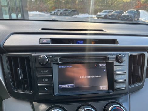 Used 2015 Toyota RAV4 LE image 20