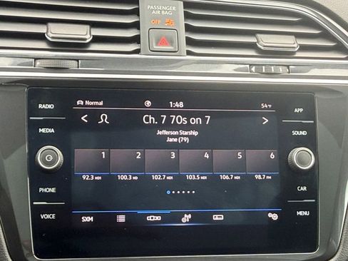 Used 2022 Volkswagen Tiguan SE w/ Panoramic Sunroof Package AWD/4WD image 14