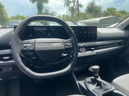 Used 2025 Kia K4 FWD image 13