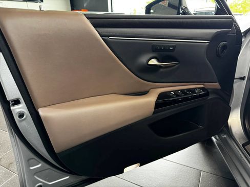 Used 2023 Lexus ES 250 w/ Premium Package AWD/4WD image 20