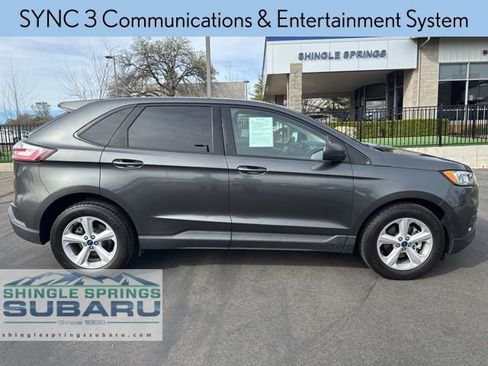 Used 2020 Ford Edge SE image 3