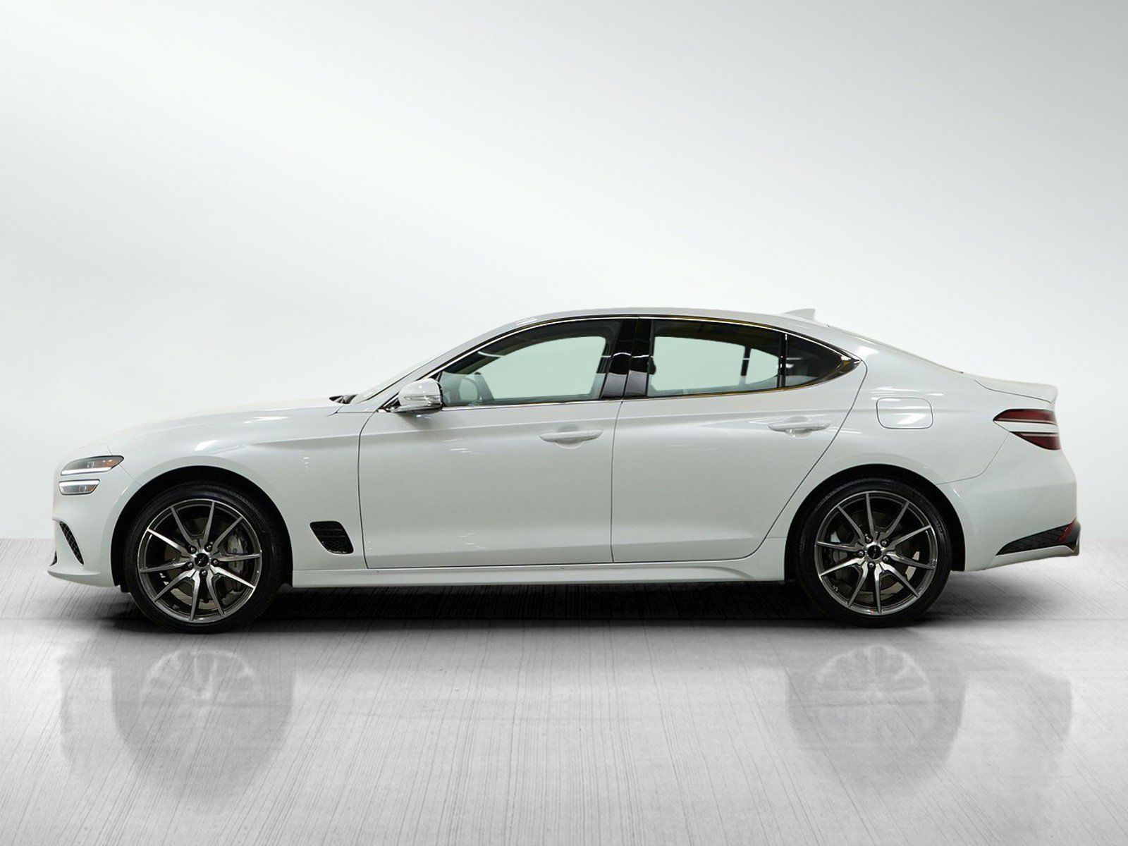 Used 2026 Genesis G70 2.5T AWD/4WD image 3