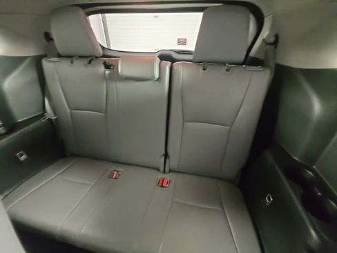 Used 2023 Toyota Highlander Platinum image 17