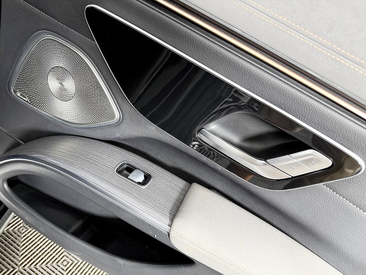 Used 2022 Mercedes-Benz EQS 580 4MATIC Sedan image 39