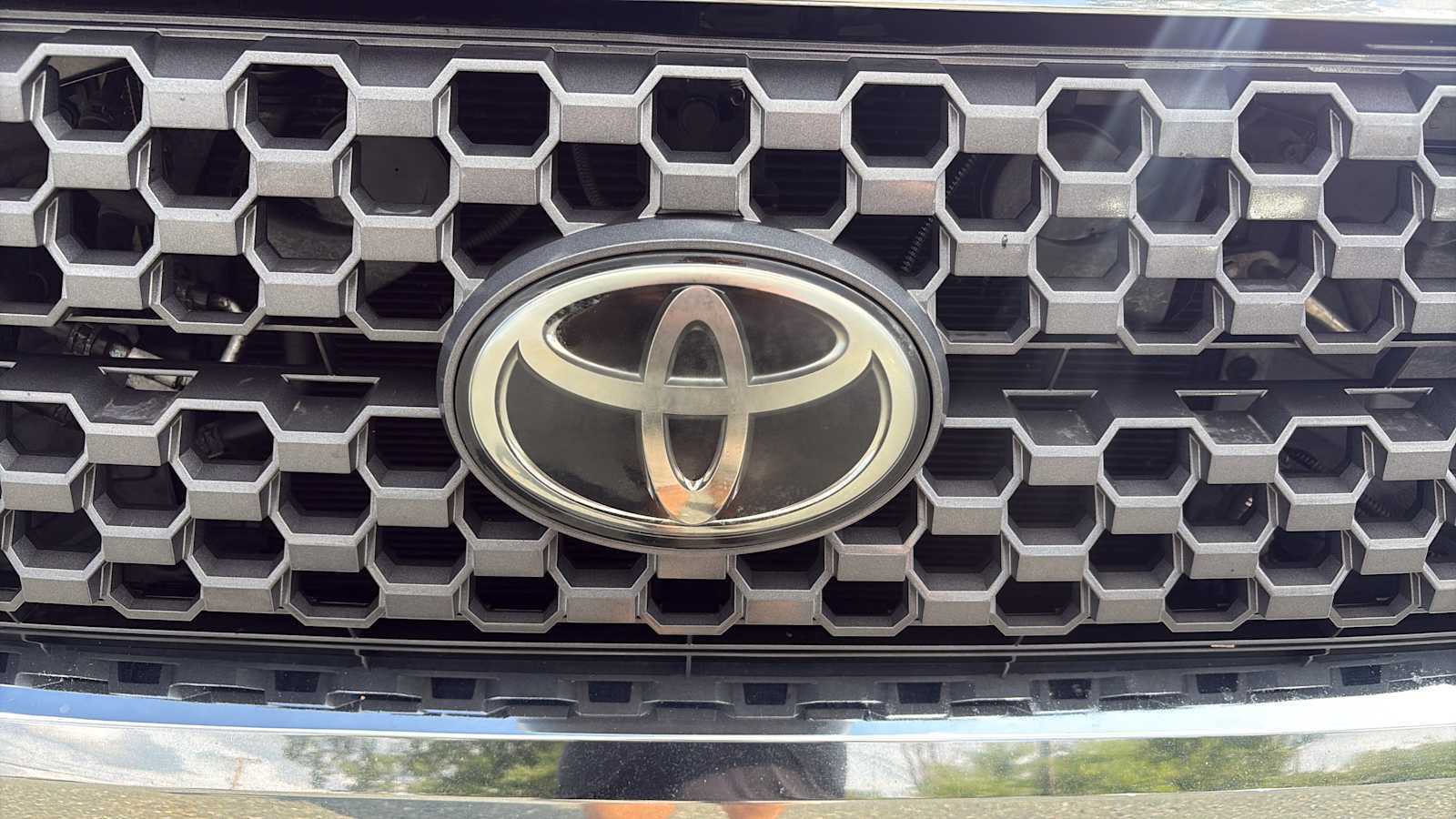 Used 2018 Toyota Tundra SR5 w/ SR5 Upgrade Package AWD/4WD image 27