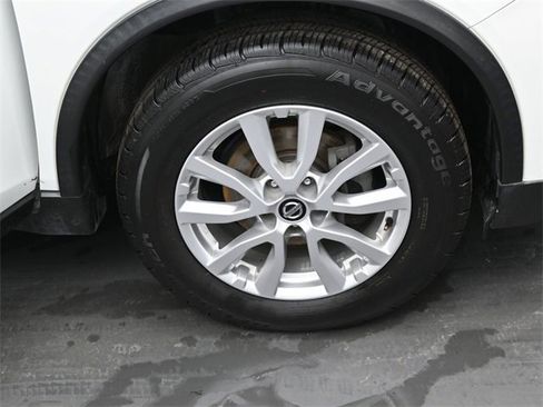 Used 2017 Nissan Rogue SV image 36