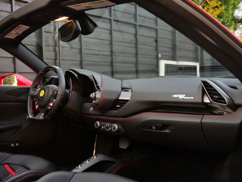 Used 2019 Ferrari 488 Spider image 22