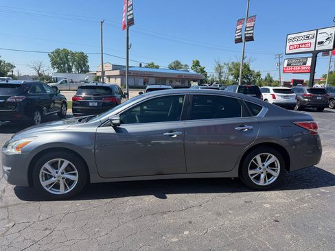 Used 2014 Nissan Altima 2.5 SV w/ Convenience Package FWD image 4