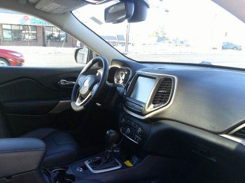 Used 2017 Jeep Cherokee High Altitude image 24