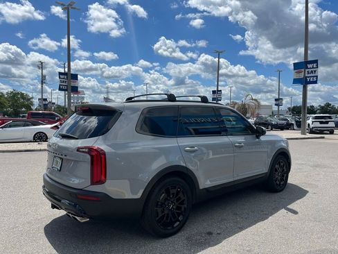 Used 2022 Kia Telluride SX w/ SX Prestige Package AWD/4WD image 5