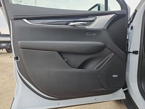 Used 2025 Cadillac XT5 Premium Luxury image 14