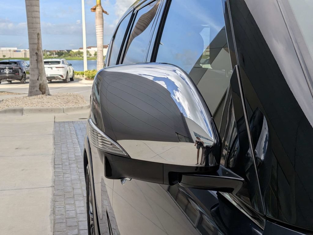 Used 2021 INFINITI QX80 Sensory w/ Cargo Package RWD image 11