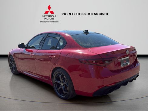 Used 2023 Alfa Romeo Giulia Estrema RWD image 7