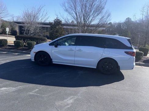 Used 2023 Honda Odyssey Sport image 12