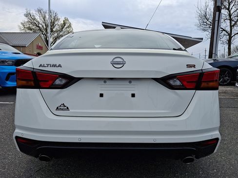 Used 2024 Nissan Altima 2.5 SR FWD image 4