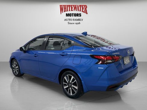 Used 2022 Nissan Versa SV w/ Trunk Package FWD image 2